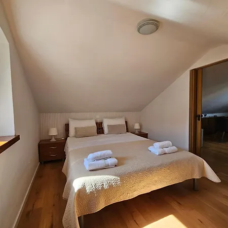 Lovely Attic Apartman-melani דירה *
