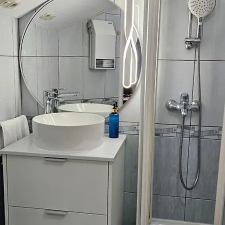 Lovely Attic Apartman-melani * Ζαντάρ