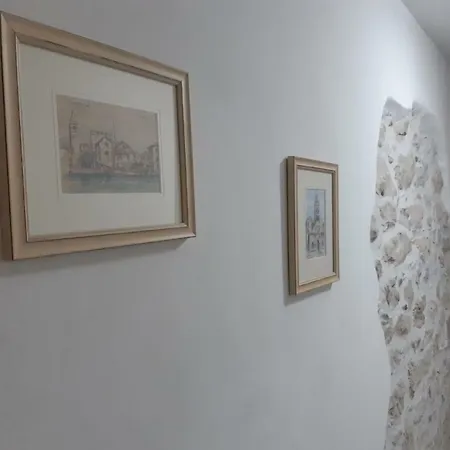 Lovely Attic Apartman-melani