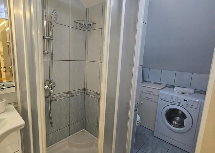 Lovely Attic Apartman-melani